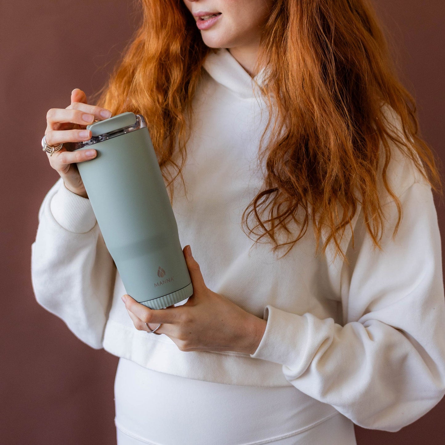 30-oz-groove-tumbler-m8 4Manna_Website_Lifestyles-17.jpg